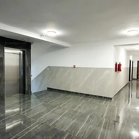 アパート Anika Hedonica