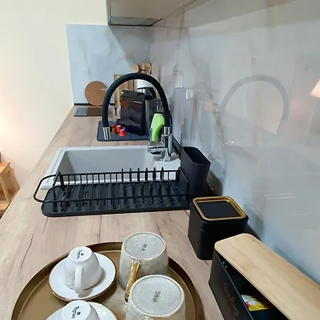 Anika Apartman *