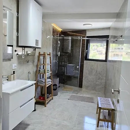 Anika Hedonica Апартаменты Врдник