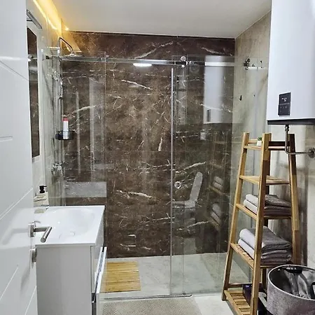 Anika Apartman